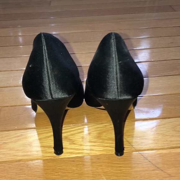 Shoes - Picture 3 of 4